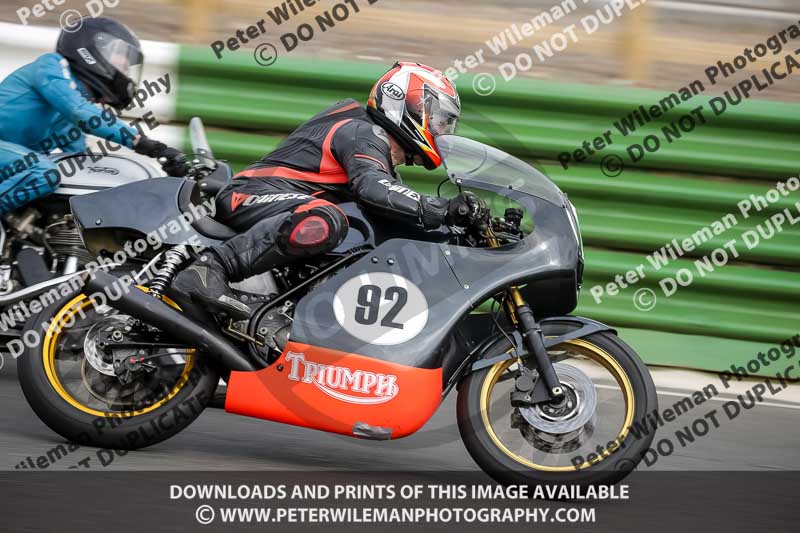Vintage motorcycle club;eventdigitalimages;mallory park;mallory park trackday photographs;no limits trackdays;peter wileman photography;trackday digital images;trackday photos;vmcc festival 1000 bikes photographs